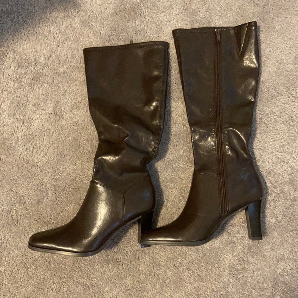 Brown high heel boots. Never worn